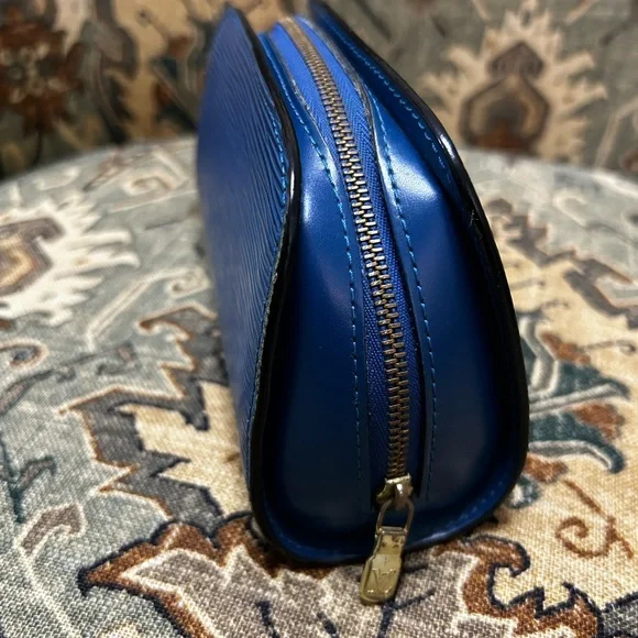 Louis Vuitton Textured Blue Cosmetic Case - Picture 3 of 5